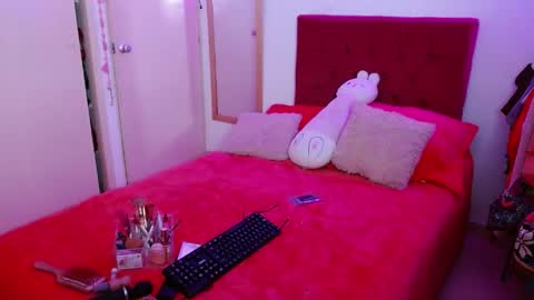 Snapshot of alissesallie_ chatting on 05/19/26, 10:21 alissesallie_ online show from 05/19/26, 10:21
