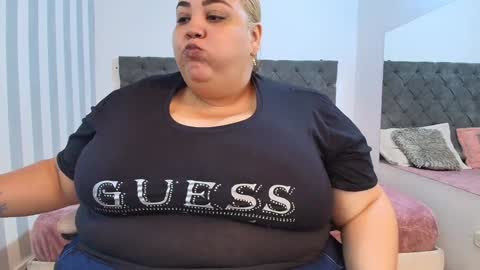 Snapshot of alisson_am chatting on 12/31/24, 11:31 Alisson online show from 12/31/24, 11:31