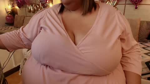 Snapshot of alisson_am chatting on 02/14/25, 11:31 Alisson online show from 02/14/25, 11:31