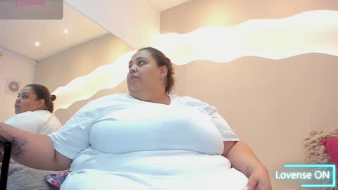 Snapshot of alisson_am chatting on 10/12/25, 11:31 Alisson online show from 10/12/25, 11:31