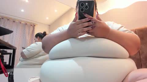 Snapshot of alisson_am chatting on 03/20/26, 10:42 Alisson online show from 03/20/26, 10:42