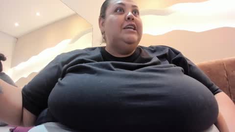 Snapshot of alisson_am chatting on 03/26/26, 10:26 Alisson online show from 03/26/26, 10:26