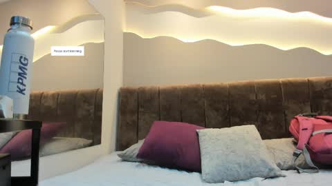 Snapshot of alisson_am chatting on 04/06/26, 11:33 Alisson online show from 04/06/26, 11:33