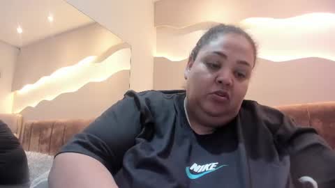 Snapshot of alisson_am chatting on 06/18/26, 11:36 Alisson online show from 06/18/26, 11:36