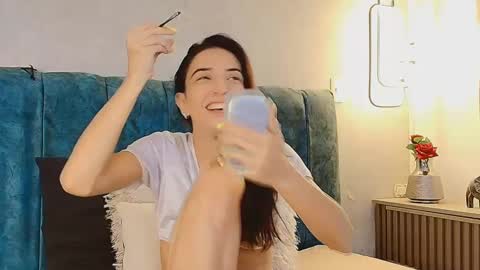 Snapshot of alisson_fox69 chatting on 09/20/25, 12:00 alisson_fox69 online show from 09/20/25, 12:00