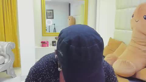 Snapshot of alisson_morrist chatting on 12/17/24, 07:40 alisson_morrist online show from 12/17/24, 07:40