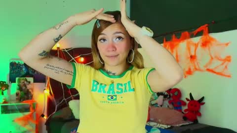 Snapshot of alisson_zafiro chatting on 10/25/25, 03:36 Alisson IG alisson zafiro27 online show from 10/25/25, 03:36