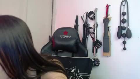 Snapshot of alissonbeckett chatting on 06/17/26, 05:03 Alisson Beckett online show from 06/17/26, 05:03