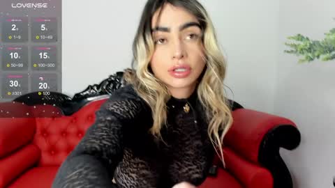 Alisson Domit  online show from 12/21/24, 05:07