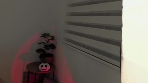 alisson online show from 10/20/25, 04:35