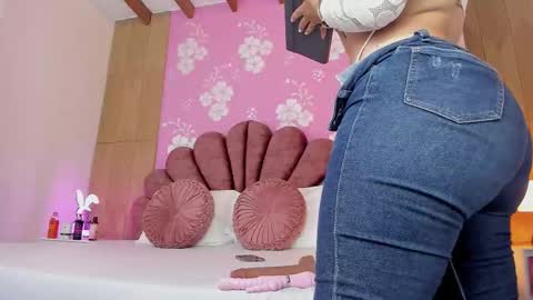 alissonpeach01 online show from 10/16/25, 02:40