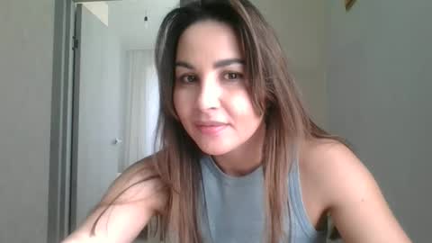 Snapshot of alisxlovesss chatting on 04/27/26, 01:53 AlisXLovesss online show from 04/27/26, 01:53