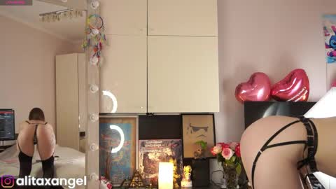 Snapshot of alitaangel_ chatting on 04/01/26, 05:21 A L I T A online show from 04/01/26, 05:21