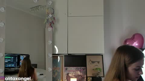 Snapshot of alitaangel_ chatting on 07/11/26, 10:51 A L I T A online show from 07/11/26, 10:51