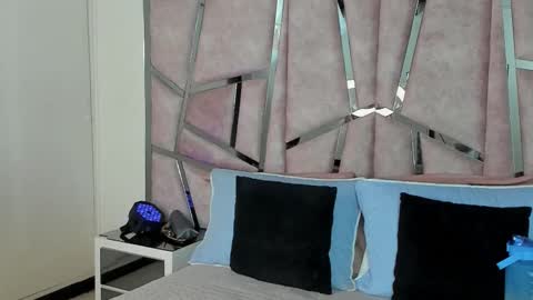 alix online show from 10/23/25, 08:51