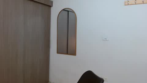 alix online show from 11/12/25, 02:56