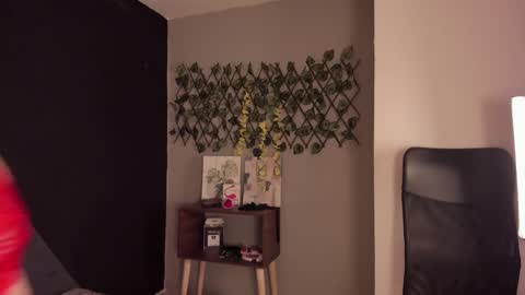 Snapshot of alixon_fiore5 chatting on 12/13/24, 02:10 alixon online show from 12/13/24, 02:10