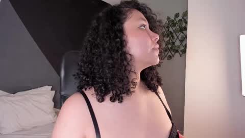 Snapshot of alixon_fiore5 chatting on 12/15/24, 07:10 alixon online show from 12/15/24, 07:10