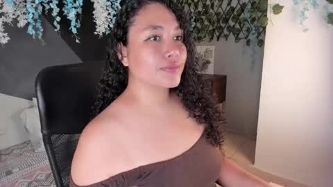 Snapshot of alixon_fiore5 chatting on 03/25/26, 08:53 alixon online show from 03/25/26, 08:53