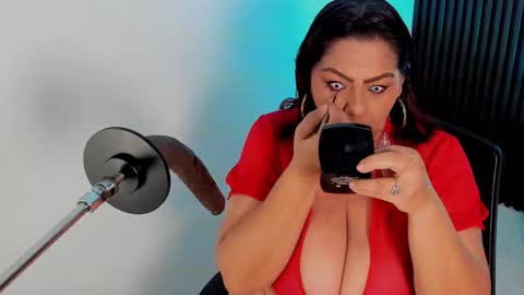 Aliyahs stone online show from 11/11/25, 11:54