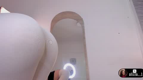 Snapshot of alizza_ chatting on 06/11/26, 11:52 alizza_ online show from 06/11/26, 11:52