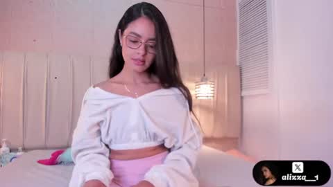 Snapshot of alizza_ chatting on 07/13/26, 11:46 alizza_ online show from 07/13/26, 11:46