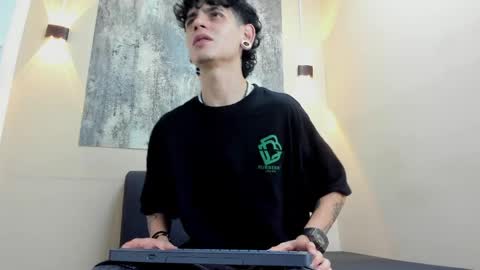 Snapshot of alkimia_tt chatting on 03/30/26, 03:24 JEFERSON online show from 03/30/26, 03:24