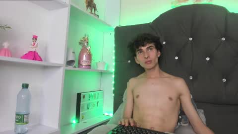 Snapshot of all_cold_ chatting on 02/07/25, 11:45 online show from 02/07/25, 11:45