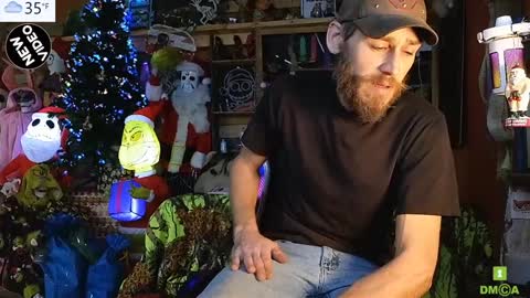 Snapshot of allan_arod chatting on 12/18/24, 08:36 Allan arod online show from 12/18/24, 08:36