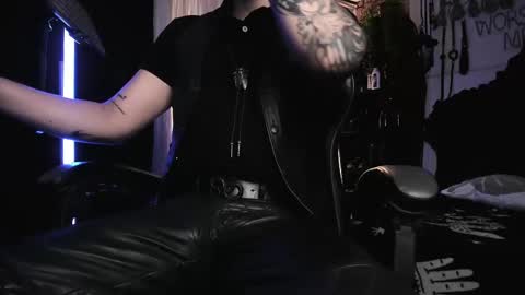   online show from 02/11/25, 06:44