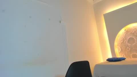 Snapshot of allanna_15_ chatting on 12/09/24, 03:33 Allanna online show from 12/09/24, 03:33