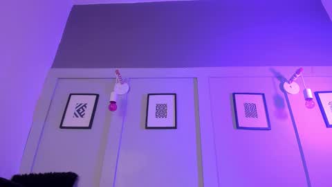 Laura online show from 02/18/25, 06:04