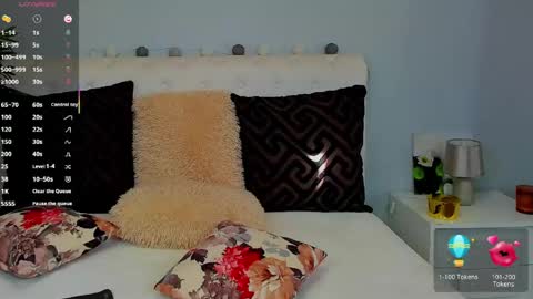Snapshot of allaya_love chatting on 06/11/26, 12:36 Allaya online show from 06/11/26, 12:36