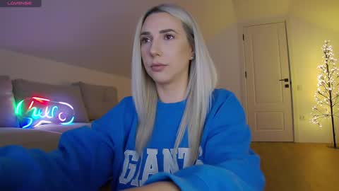 Snapshot of allayah chatting on 01/17/26, 09:58 A day u didnt smile is a lost day online show from 01/17/26, 09:58