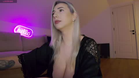 Snapshot of allayah chatting on 02/24/26, 04:10 A day u didnt smile is a lost day online show from 02/24/26, 04:10