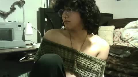 Sweetener online show from 10/23/25, 03:39