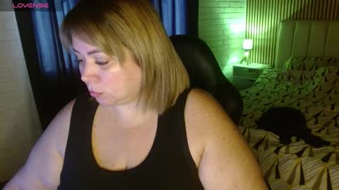Snapshot of allegra_ferragamo chatting on 02/16/25, 09:38 Ale online show from 02/16/25, 09:38