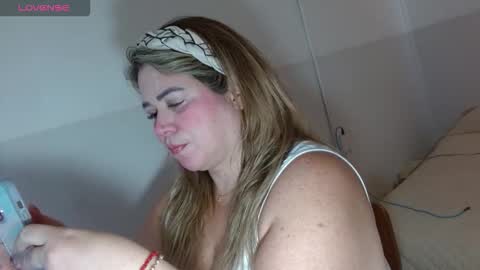 Snapshot of allegra_ferragamo chatting on 09/12/25, 06:52 Ale online show from 09/12/25, 06:52