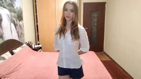 Anna online show from 11/26/25, 01:12