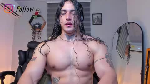 Snapshot of allen_rosse chatting on 05/01/26, 04:17 independent model 3 online show from 05/01/26, 04:17