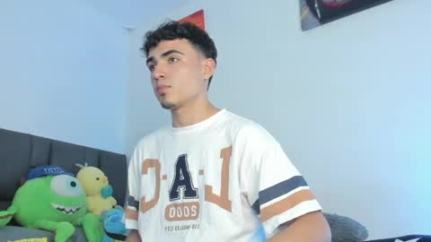 Snapshot of allexserrano chatting on 04/11/26, 11:42 Allex online show from 04/11/26, 11:42