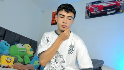 Snapshot of allexserrano chatting on 04/14/26, 01:55 Allex online show from 04/14/26, 01:55