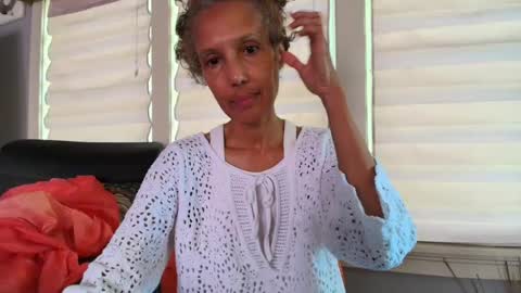 Snapshot of allgood4u chatting on 06/14/26, 07:49 wishlist on bio online show from 06/14/26, 07:49