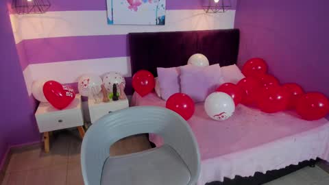 Snapshot of alli_cooper chatting on 02/14/25, 01:45 Ali online show from 02/14/25, 01:45