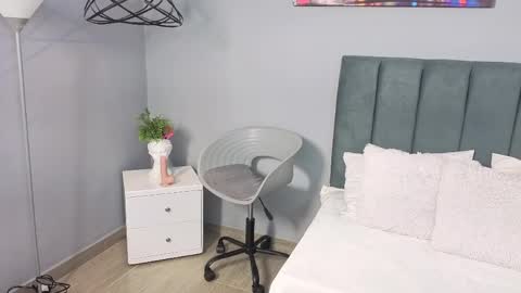 Snapshot of alli_cooper chatting on 04/11/26, 11:36 Ali online show from 04/11/26, 11:36