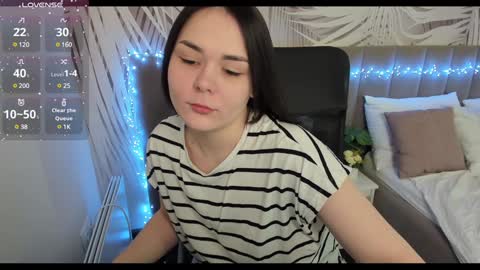 Snapshot of alli_zi chatting on 12/23/24, 05:28 Blair online show from 12/23/24, 05:28