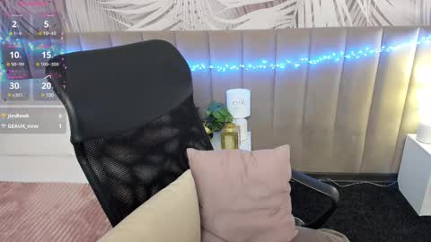 Snapshot of alli_zi chatting on 03/02/25, 05:23 Blair online show from 03/02/25, 05:23