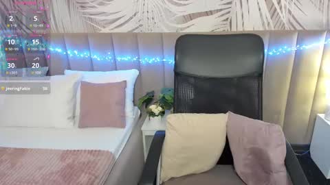 Snapshot of alli_zi chatting on 03/07/25, 09:18 Blair online show from 03/07/25, 09:18