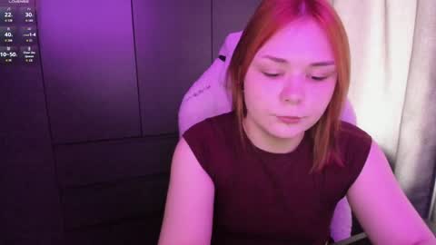 Snapshot of alli_zi chatting on 06/11/26, 08:12 Blair online show from 06/11/26, 08:12