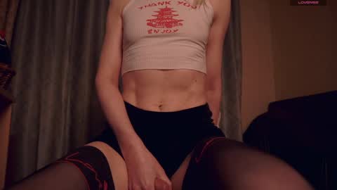 Snapshot of allicequincy chatting on 04/15/26, 03:13 Allice online show from 04/15/26, 03:13